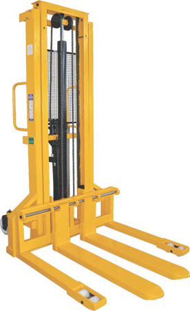 Straddle Stacker With Adjustable Forks